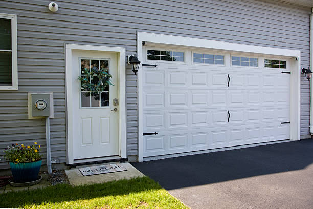 24/7 Emergency Garage Door Panel Replacement experts in Advance, NC